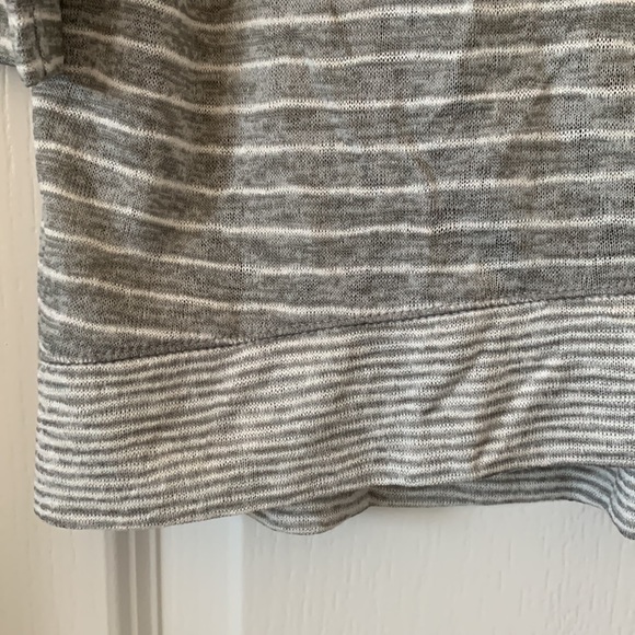 NWT LOFT Gray And White Stripe Crewneck Top - Picture 4 of 11